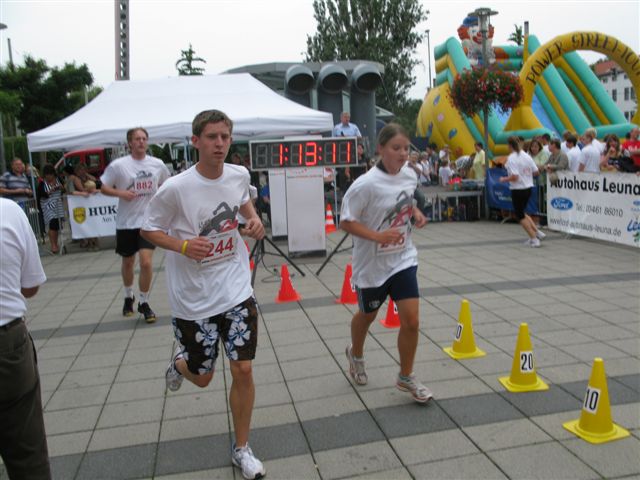 ../Images/BenefizlaufMerseburg2010 (25).jpg
